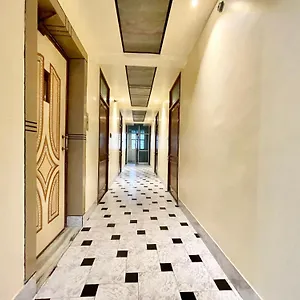 Shivam ! होटल शिवम హోటల్ శివం ஹோட்டல் சிவம் Foreigner's Choice ! Fully Air-conditioned With Lift & Parking Availability, Near Kashi Vishwanath Temple, And Ganga Ghat, Best In 2 Varanasi